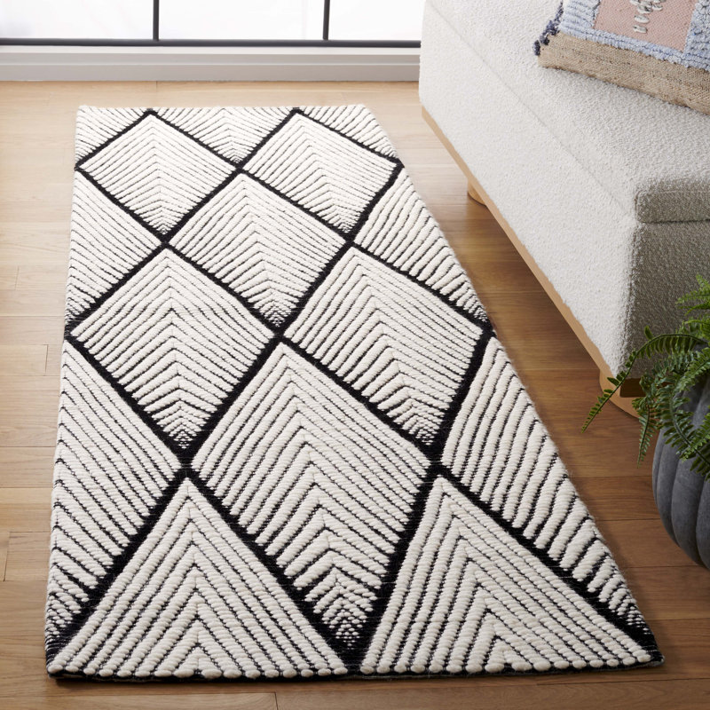 Marbella Handloomed Wool And Cotton Geometric Rug, Runner 2'6" x 8'