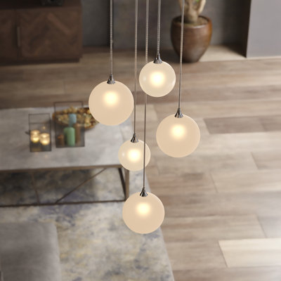 Pendentifs Perla 5 dans des globes en verre blanc givré