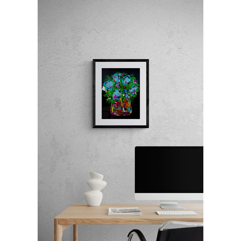Fleurs sur fond noir par Jphono 1, Papier avec cadre noir, Blanc, H 32 po x l 24 po