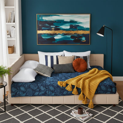 85.5 Inch W Queen Size Upholstered Tufted Daybed Frame With Backrest And Armrests Black Velvet