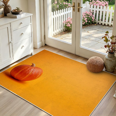 Tapis intérieur jaune lavable à la machine, motif orange citrouille et agriculture.