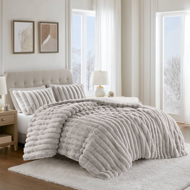 Ensemble d'édredon 3 pièces double / grand en fausse fourrure avec 2 taies décoratives assorties