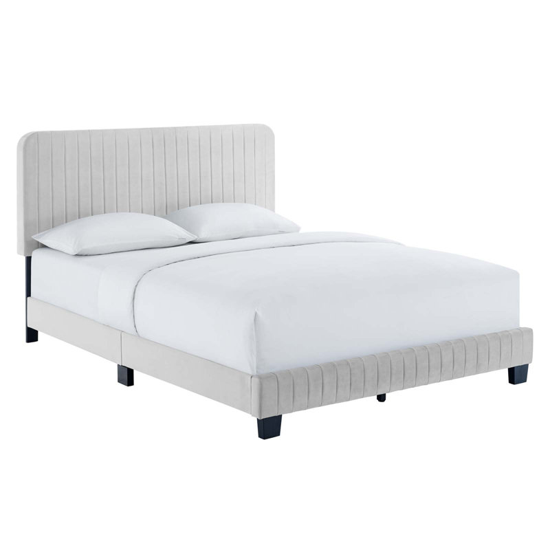 Lit plateforme en velours Celine Channel, Grand, Gris pale