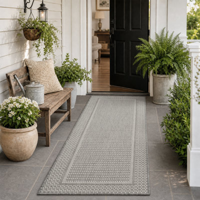 UV-Resistant Geometric Gray/White Indoor/Outdoor Area Runner Rug