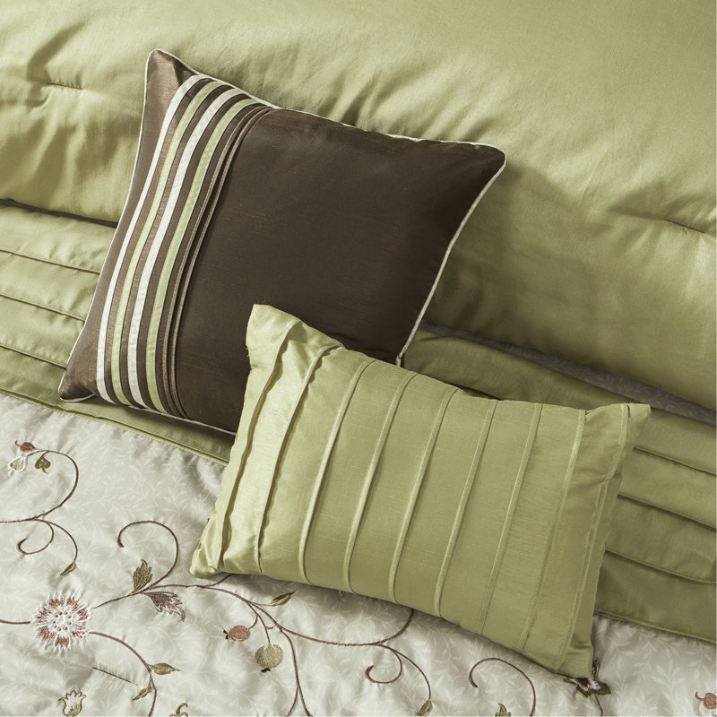 Édredon 7 pièces très grand - Broderie en tissu de style contemporain et élégant comprenant un édredon, des taies décoratives, des oreillers et une jupe de lit