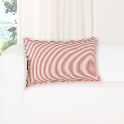 Coussin décoratif en plumes à rayures Araminta