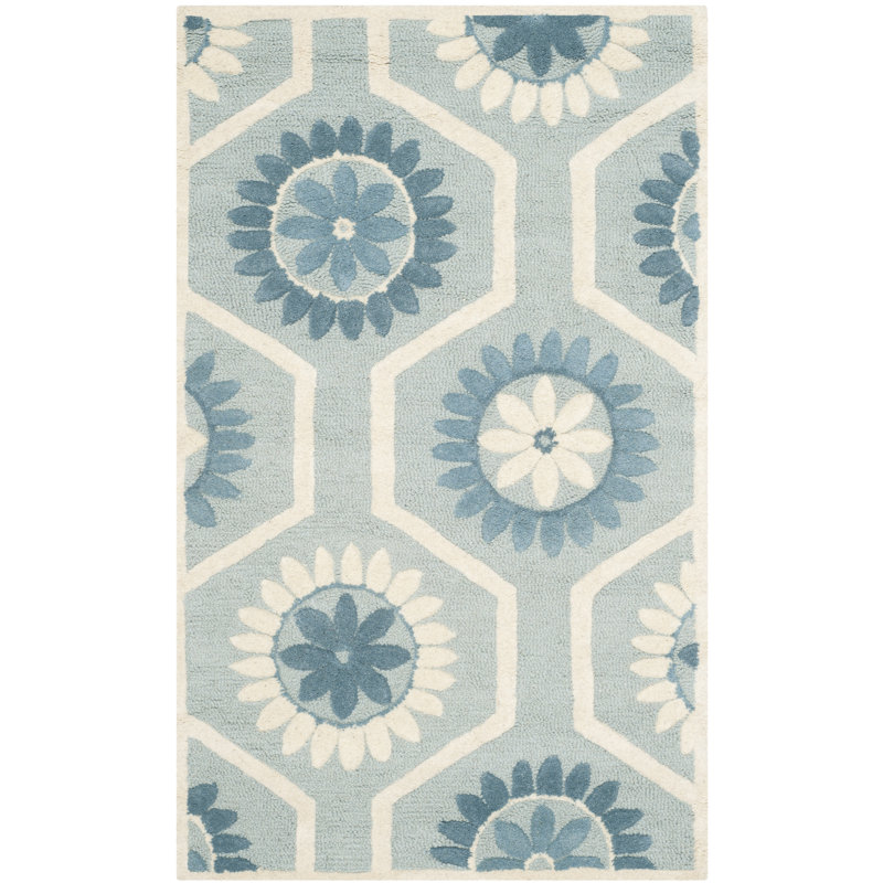 Hundo Floral Wool Hand Woven Area Rug, Rectangle 91 x 152cm