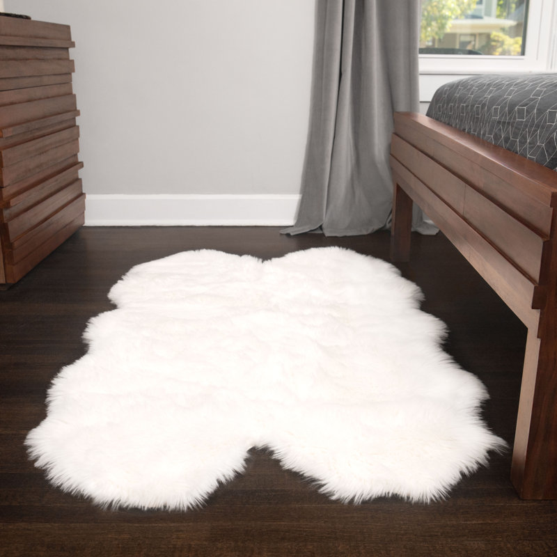 Quad Pelt Faux Fur Washable White Area Rug - 3' x 5'