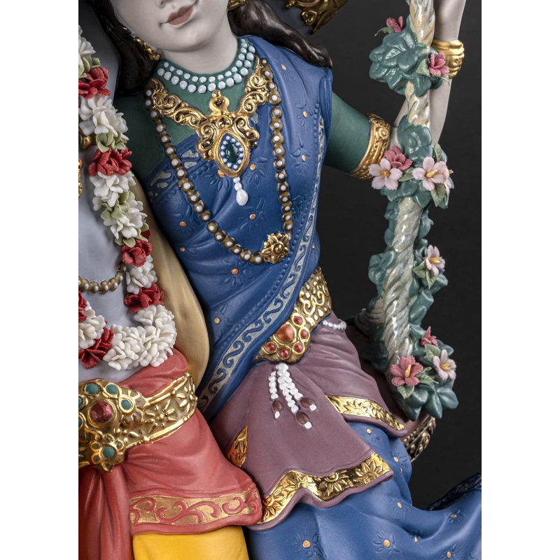 Radha Krishna sur une balançoire