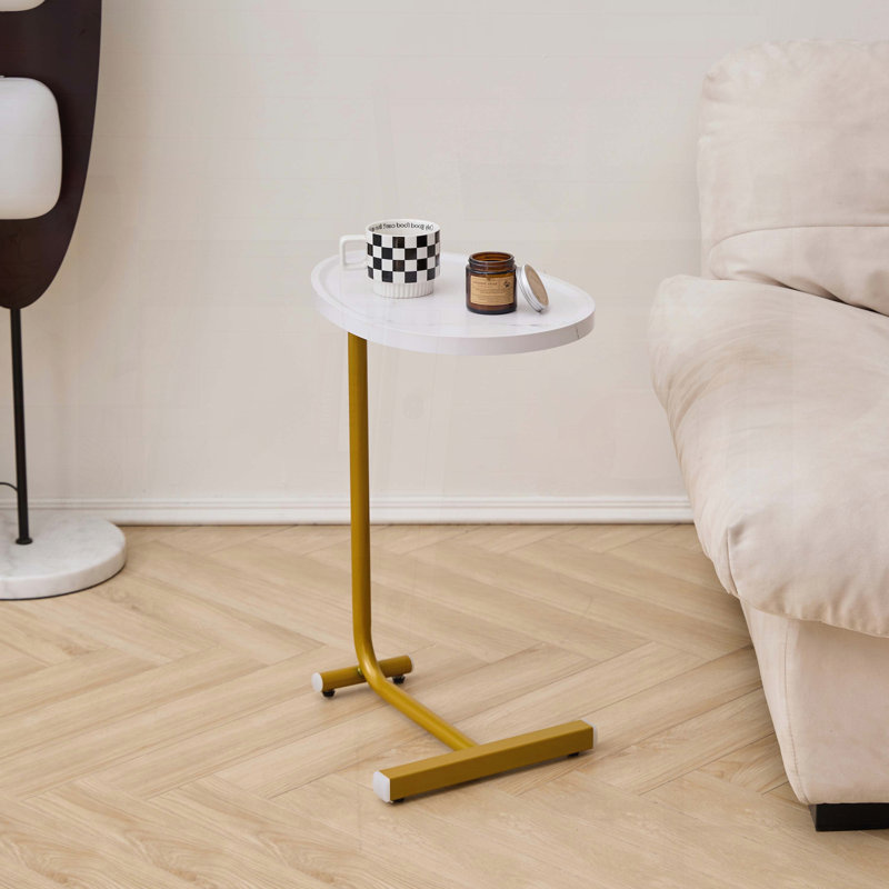 Table d'appoint blanche en forme de C pour canapé et chambre à coucher, Plateau blanc / base or