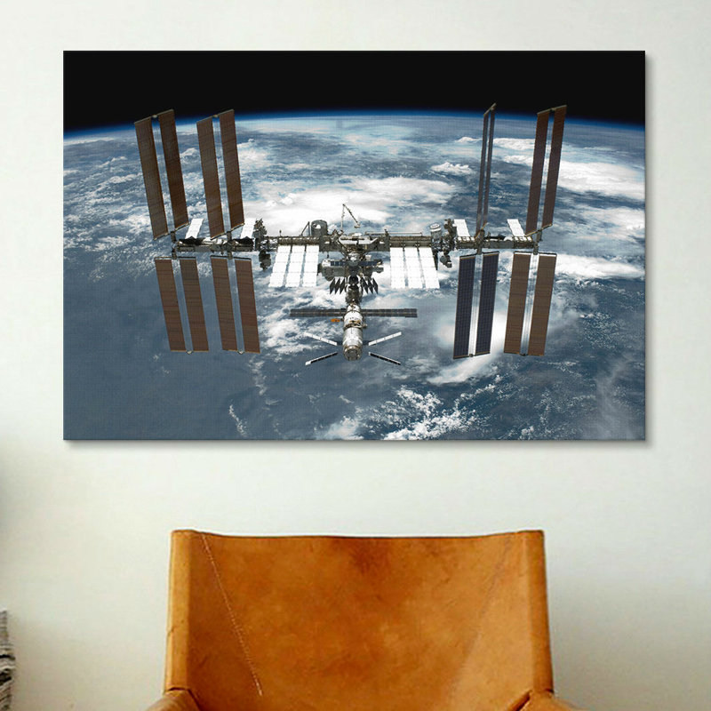 «Lenworth Astronomie and Space International Space Station», reproduction de photo sur toile, H 26 po x l 40 po x P 0,75 po