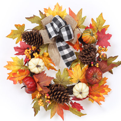 Couronne d'automne de 20 po pour la porte d'entrée, feuilles d'érable artificielles, citrouille, pommes de pin et baies, décoration intérieure pour l'Action de grâce et récolte, style campagnard, ruban écossais noir et blanc