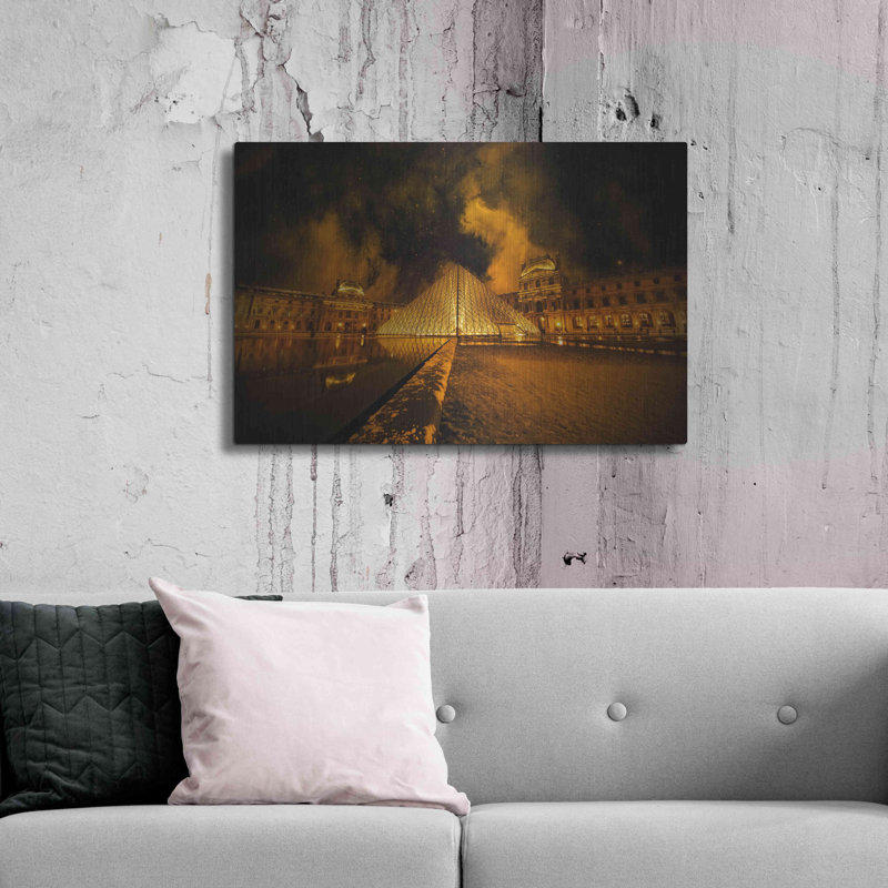 "La pyramide de Lourve" par Sebastien Lory, H 24 po x l 36 po