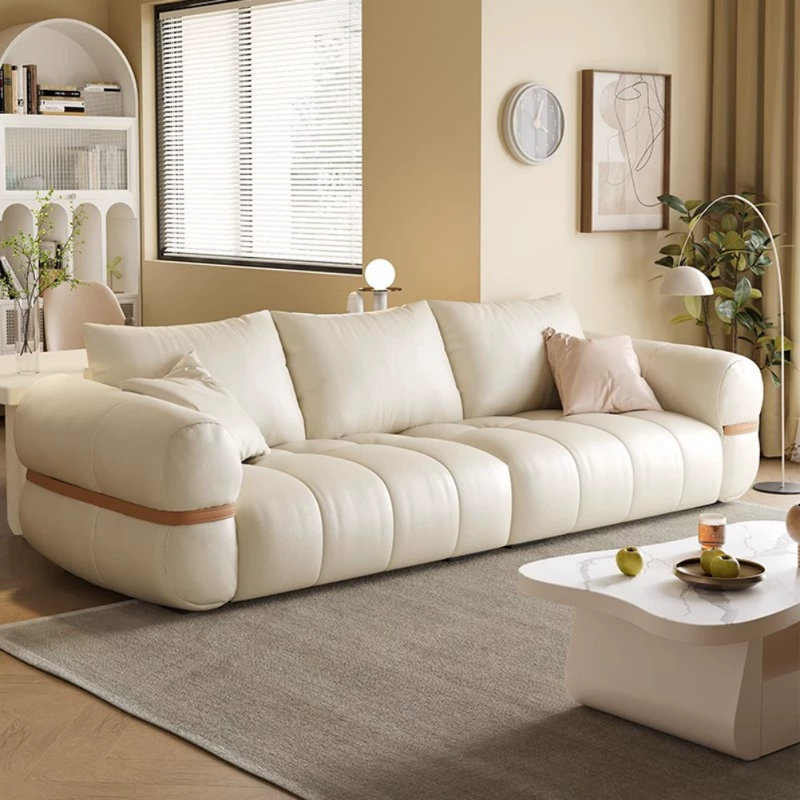 Canapé clair de luxe de style crème, H 31,5 po x l 102,3 po x P 39,4 po, Blanc cassé / blanc