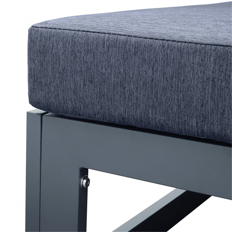 Chaise de patio avec coussins