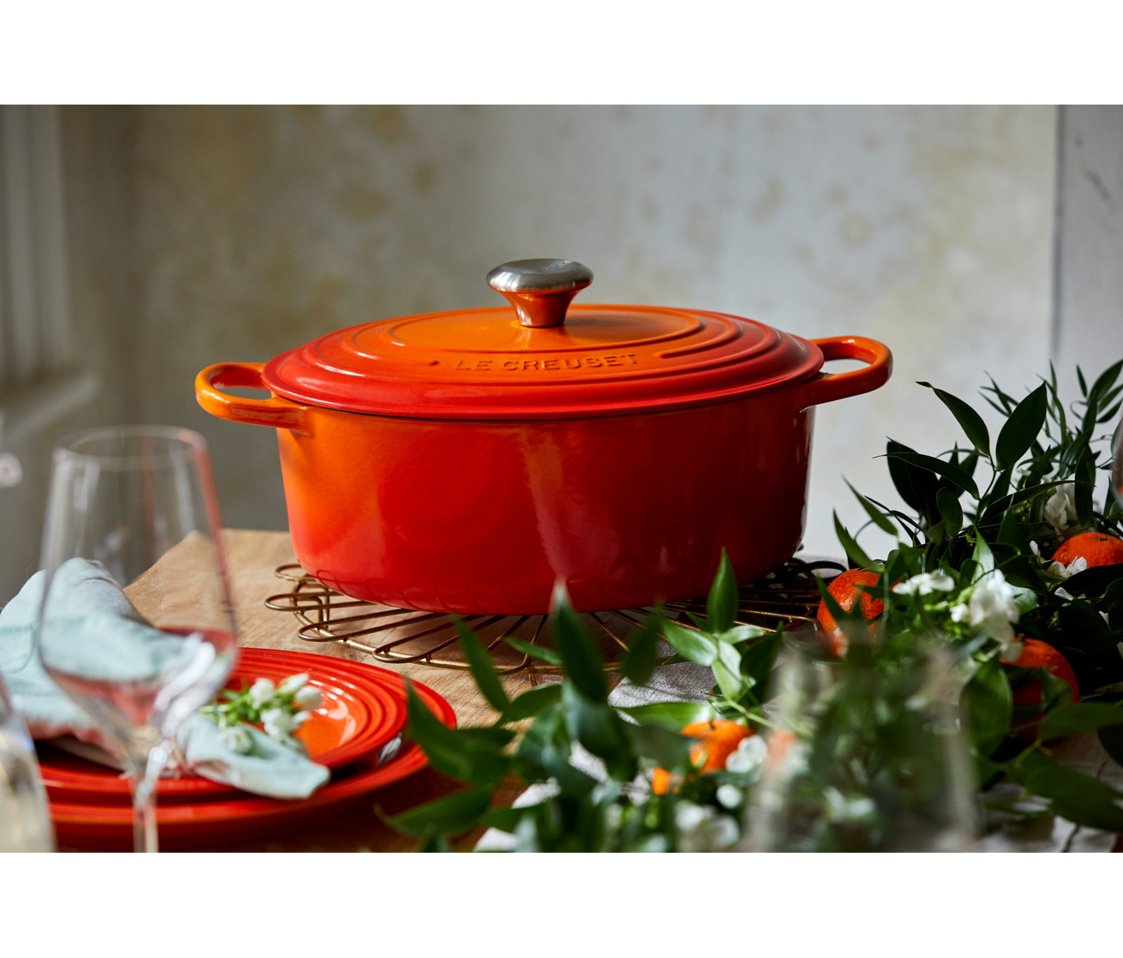 Enameled Cast Iron Oval Dutch Oven, 5 quarts, Oyster/Silver