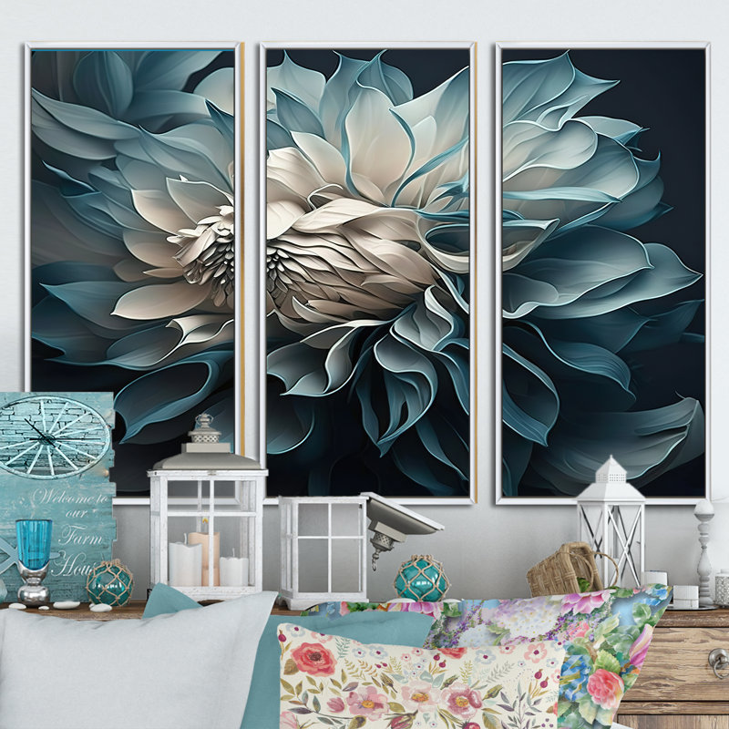 Fleurs de dahlia bleu et blanc Desislava I - impression de 3 pièces, L 48 po x H 32 po, Encadrement doré