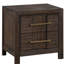 Élégante table de chevet 2 de couleur noyer - rehausse le décor de la chambre à coucher avec un rangement élégant qui complète l'esthétique moderne