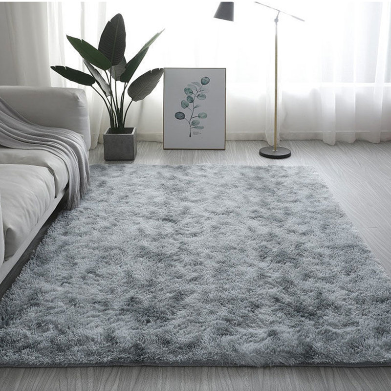 Tapis gris clair à poils longs Rikwin, Rectangle 4 pi 7 po x 7 pi 11 po