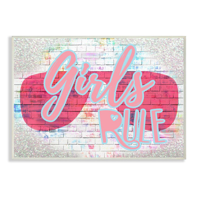«Urban Glam Girls règle phrase avec des nuances roses» par Daphne Polselli - impression d'art textuel