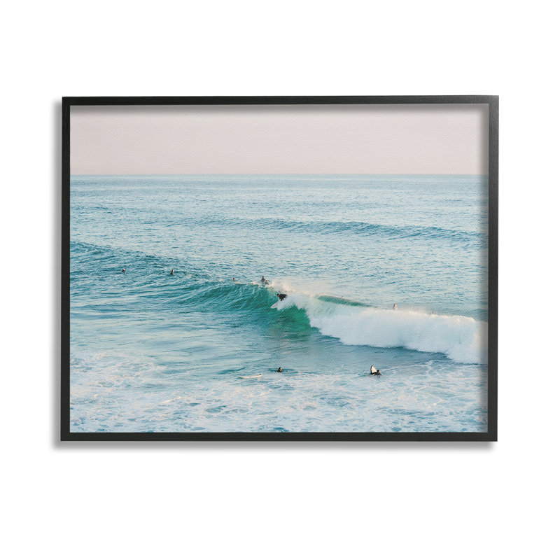 Surfeurs chevauchant des vagues, estampe numérique par Sissi et Seb, Giclée encadrée noir minuit, H 11 po x l 14 po