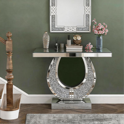 Console à miroir de 45 pouces avec losanges concassés incrustés dans la rainure du miroir, canapé en forme de O glam derrière la table, table d'entrée en verre argenté moderne pour le couloir du salon, bureau de la console de luxe