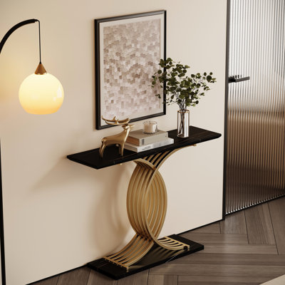 Console d'entrée, pieds en métal doré, design luxueux, plateau rectangulaire, dimensions étroites idéales pour les petits espaces, accent moderne, contraste noir et couleur, plateau hydrofuge