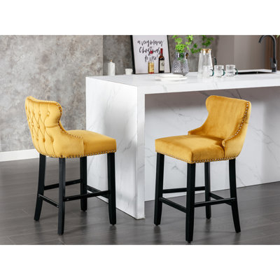 Décoration contemporaine à oreilles en velours avec dossier à oreilles, garniture cloutée et pieds en bois, chaises de bar de style loisir, de 2 en or, profondeur 22, largeur 19, hauteur 37, poids de 16,5 lb, décoration