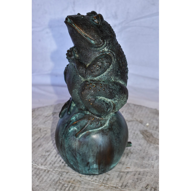 Ernstine Frog With Green Patina Bronze Statue Fountain Size: 6" x 6" x 14"H