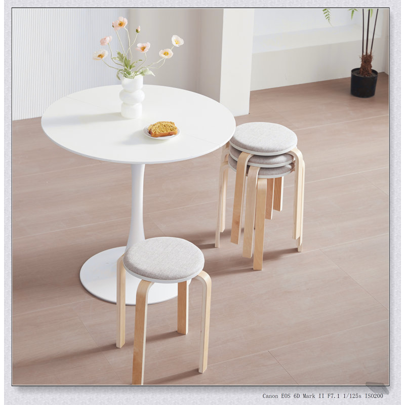 Ensemble de 4 tabourets empilables en bois cintré, chaises rondes sans dossier durables et élégantes pour la salle à manger, la cuisine et la salle de classe