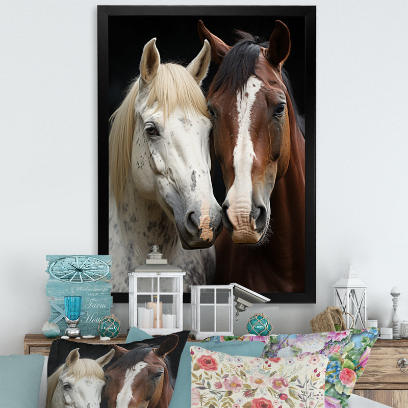 «Bernando White and Brown Horse Dynamic Duo IV», reproduction sur toile encadrée, H 40 po x l 30 po x P 1,5 po