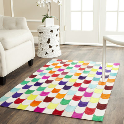 Tapis mauve / beige / bleu Racette