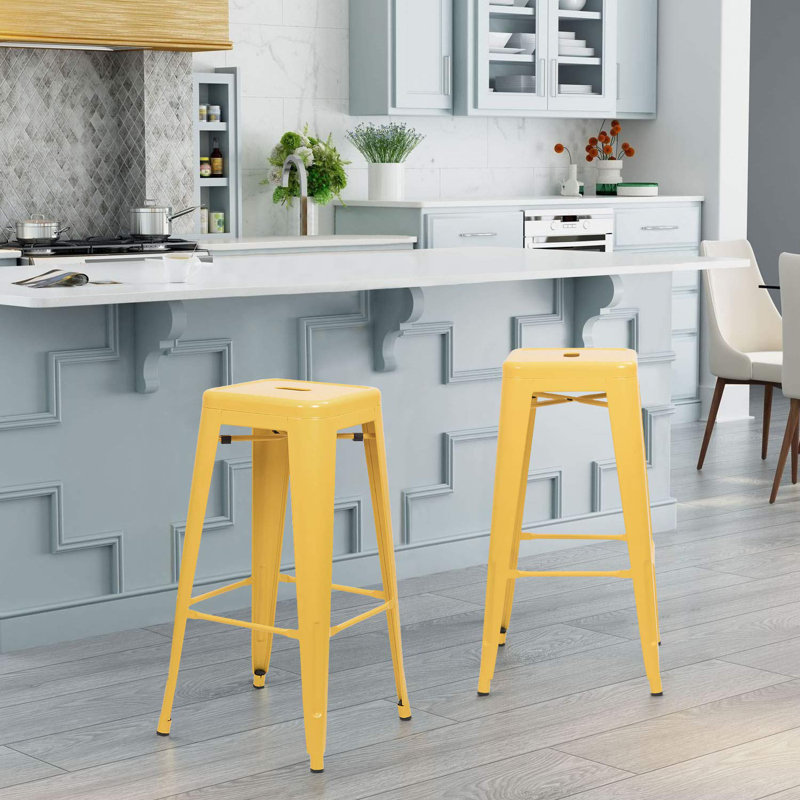 Tabourets de bar en métal empilables sans dossier H 30 po Holubice , Jaune