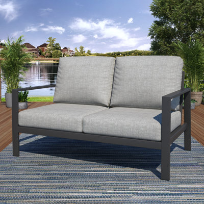 Causeuse d'extérieur 55 po avec coussins Sunbrella® Townsend