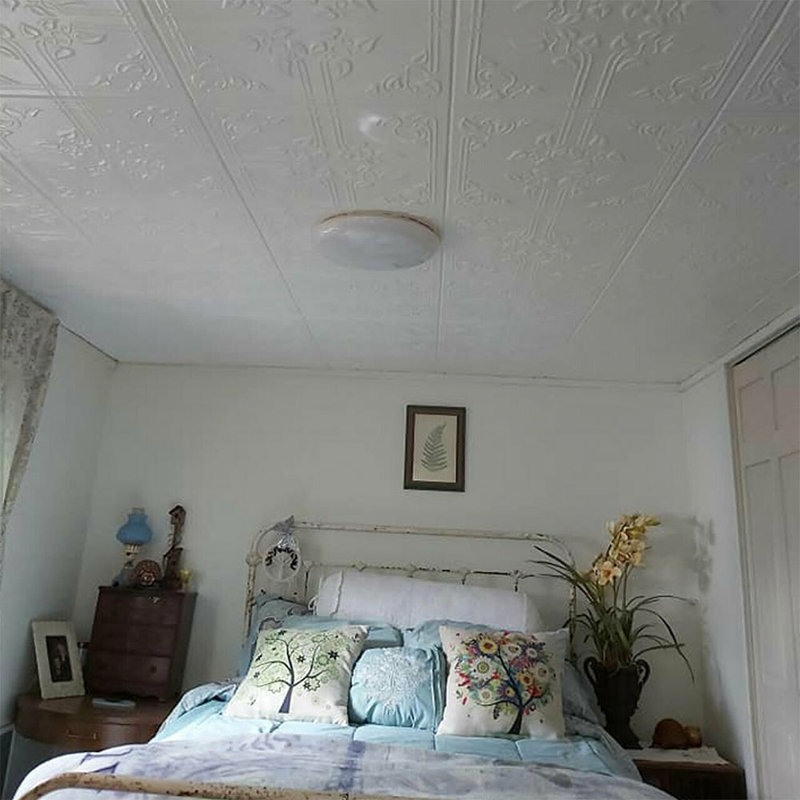 Tuile de plafond en polystyrène collé 1,6 pi x 1,6 pi Ivy Leaves, Blanc uni (non peint)