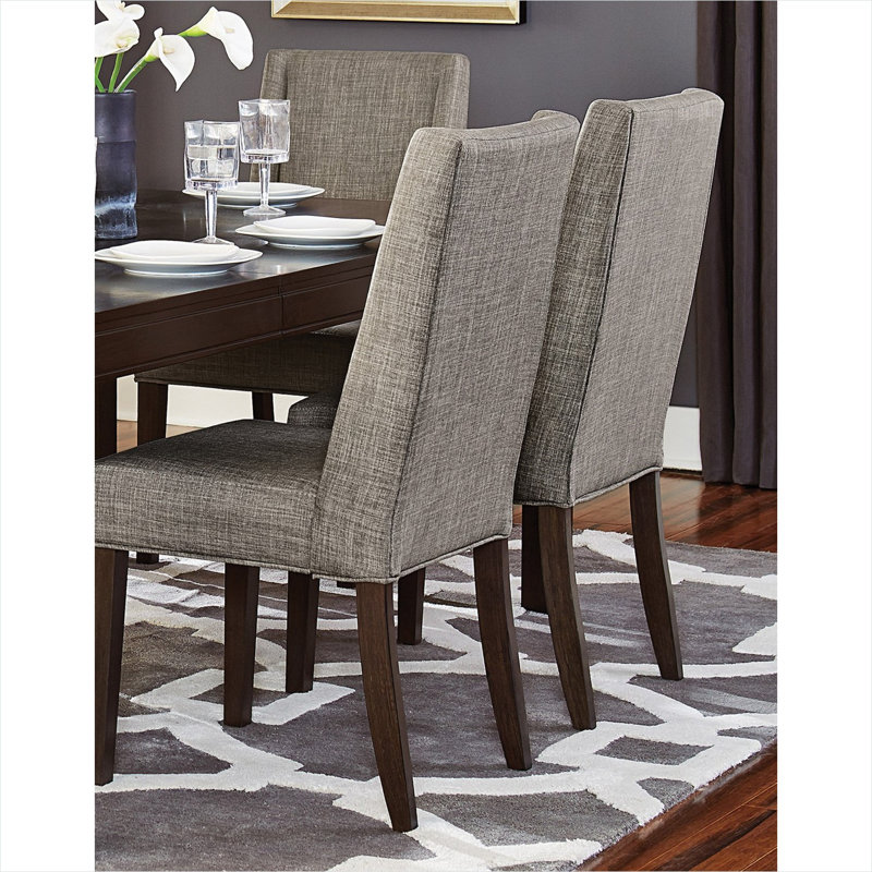 Ensemble de 2 chaises d'appoint contemporaines aux tons bruns avec revêtement en polyester gris et structure en bois massif