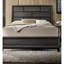 Lit simple en bois à profil bas gris avec tête de lit géométrique - Cadre de chambre contemporain