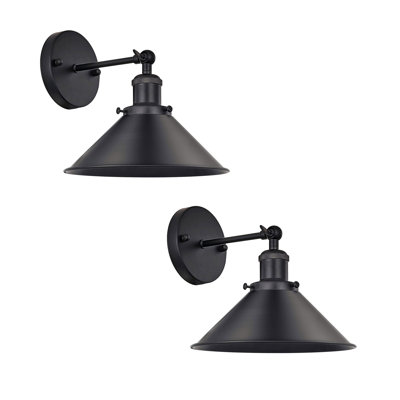 Iain Armed Sconce
