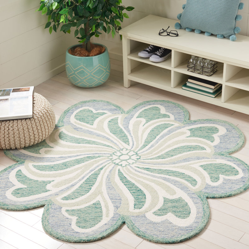 Novelty Albrian Hand Tufted Wool/Cotton Floral Rug in Green/Gray, Round 5'