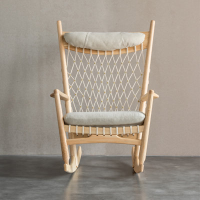 Chaise berçante en bois massif