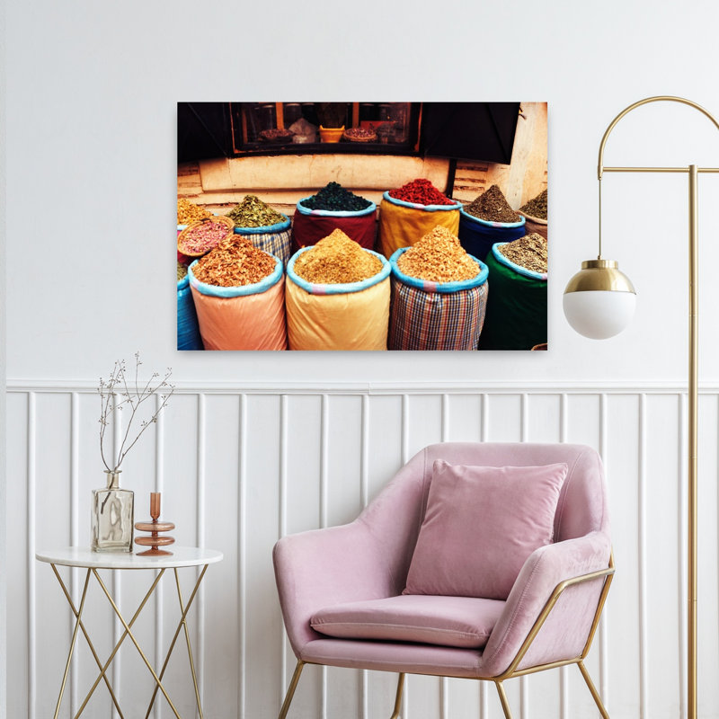 Marché aux épices à l'intérieur de la médina de Marrakech, Maroc, art contemporain, H 24 po x l 36 po