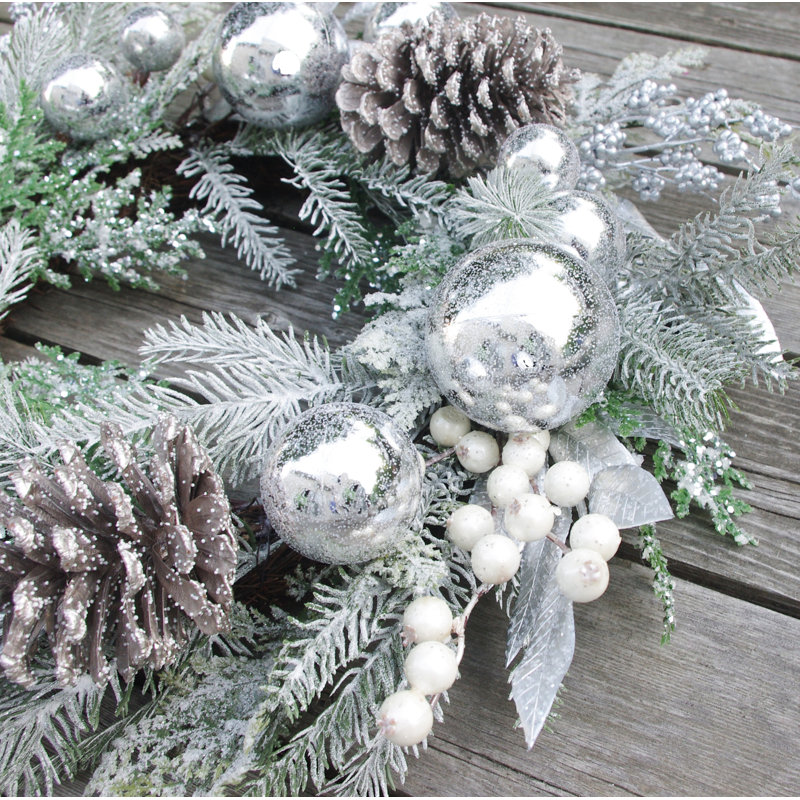 Christmas Ornaments Pinecone Wreath, Silver