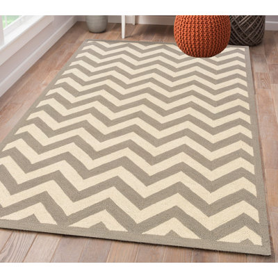 Hand Hooked Wool Chevron Indoor Rug