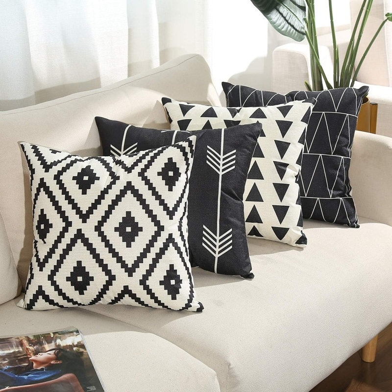 Ensemble de 4 jetés décoratifs géométriques 18 X 18 pouces