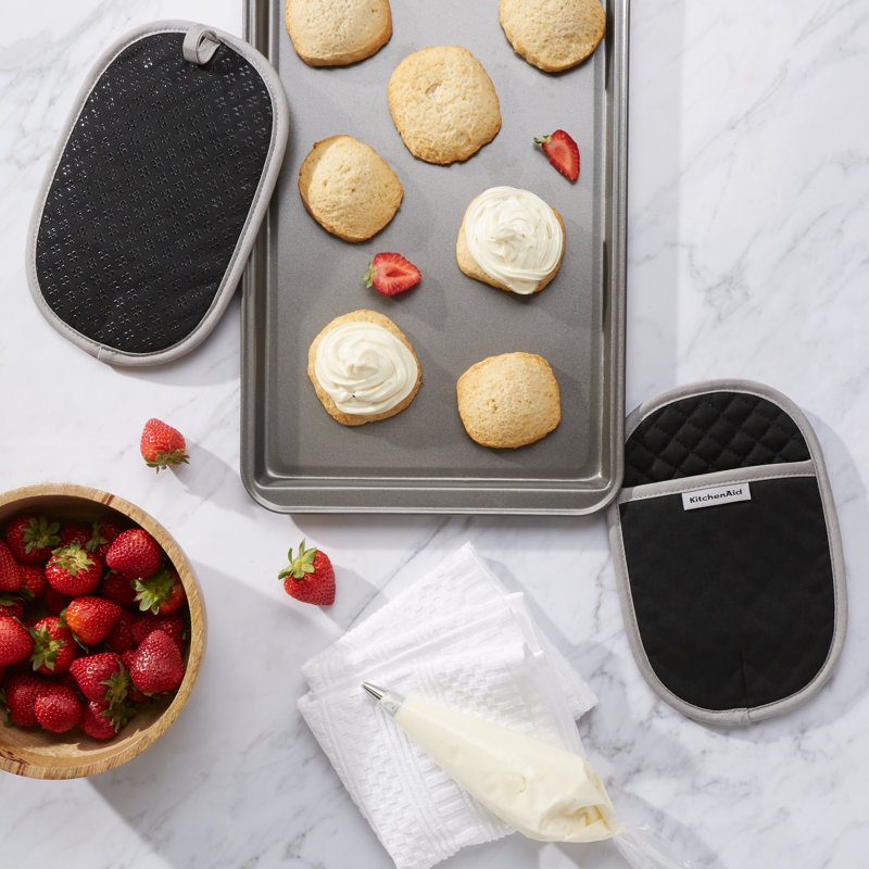 KitchenAid Asteroid Solid Diamond Potholder, Black, 6.5" W x 10" L