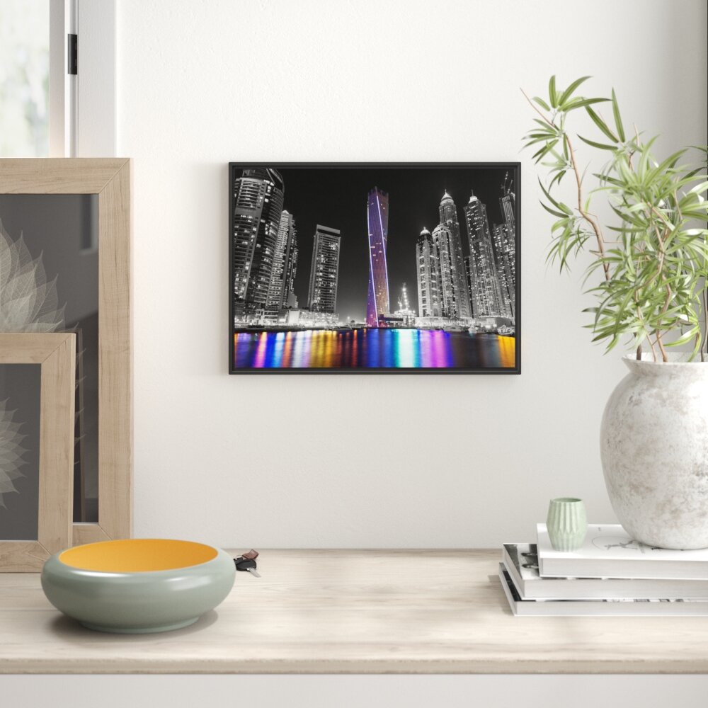 Gerahmtes Wandbild Skyline von Dubai bei Nacht