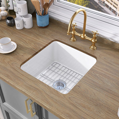 Évier de cuisine carré en argile réfractaire l 18 po x l 18 po avec crépine et grille d'évier