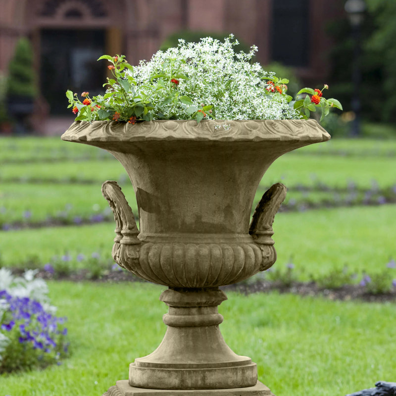 Smithsonian Handmade Planter, English Moss