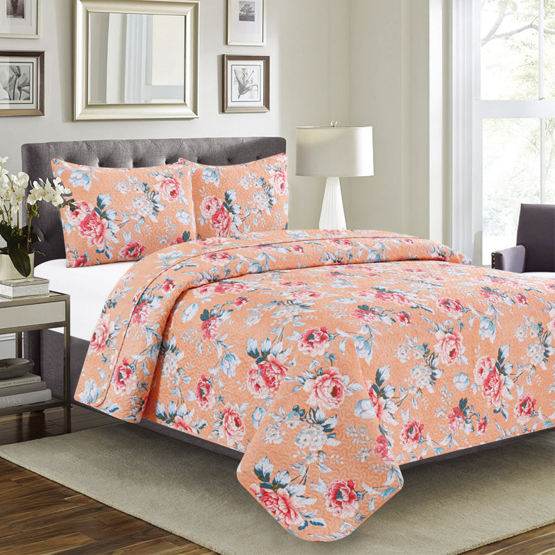 Polyester Percale Floral Quilt, King Quilt + 2 Shams