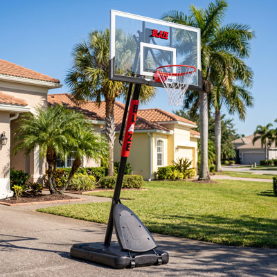 Panier de basket portable IGL 54 po, panneau renforcé incassable, hauteur réglable de 2,30 à 3 m, base ultra-stable avec roulettes, pour allée et jardin.